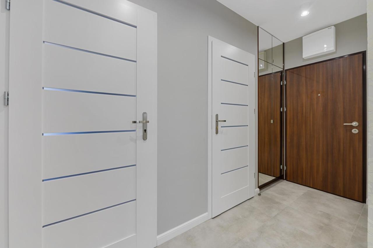 Gate Of City Centre Apartment By Pinpoint Łódź Exterior foto